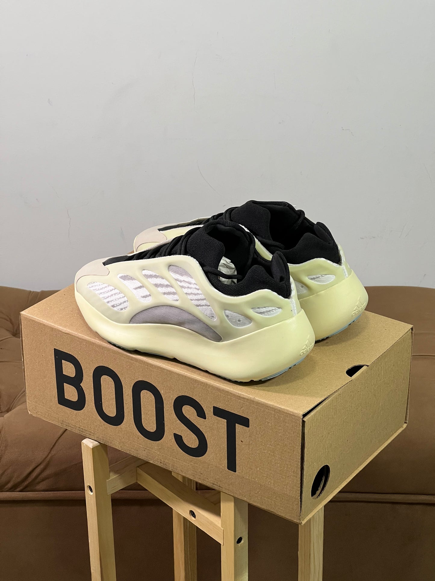 Adidas Yeezy 700 V3